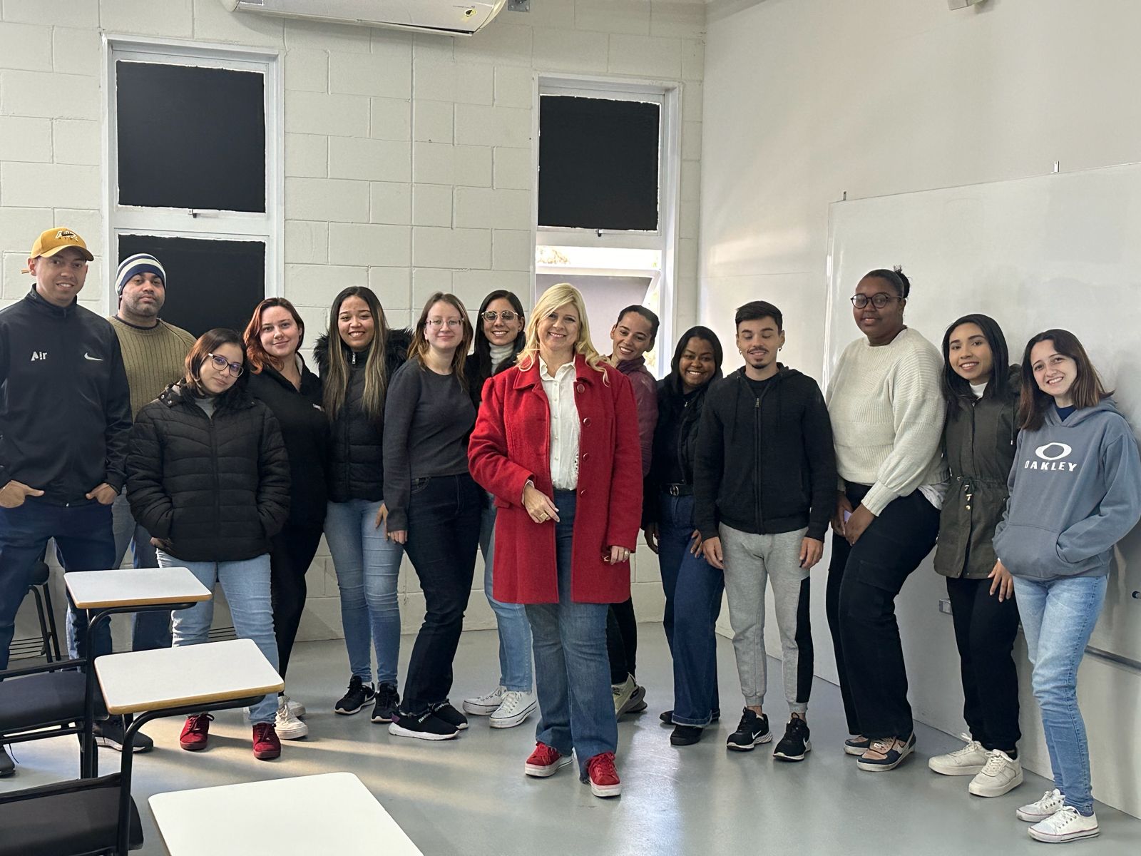 Foto de grupo em oficina e atividade de capacitação