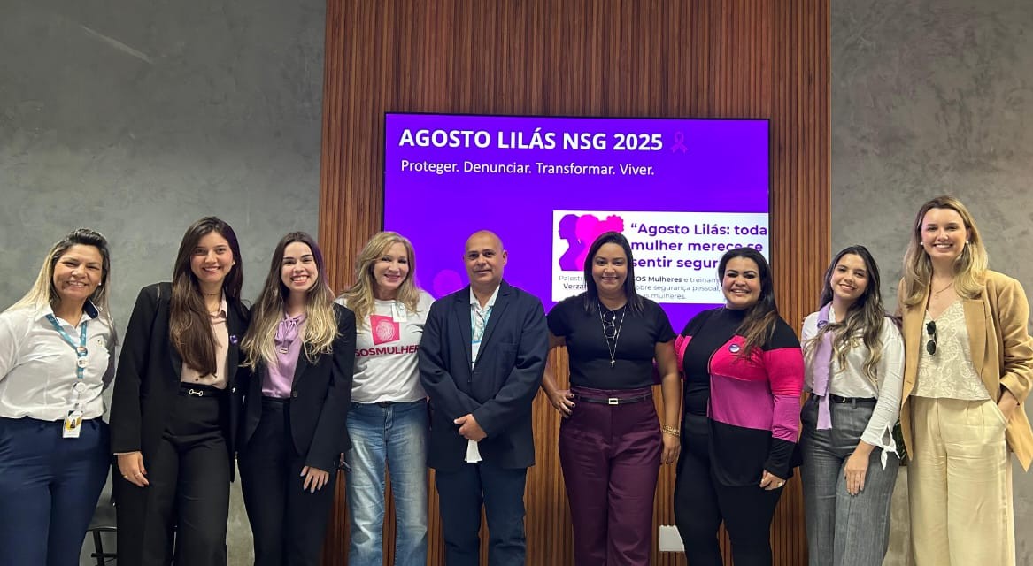 Foto de encontro da SOS Mulher